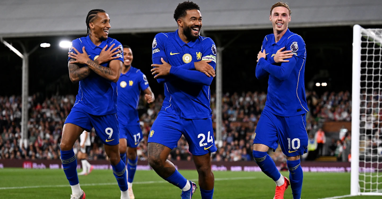 Selebrasi skuad Chelsea usai menang 3-2 dari Fulham. Foto : Ist