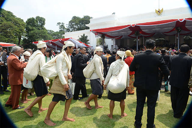 Warga Badui antusias mengikuti upacara HUT RI di Istana. Foto : : Ist