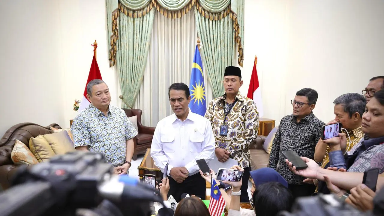 Mentan Andi Amran Sulaiman pada acara seremoni pengiriman perdana 1.000 ton beras ke Malaysia. Dok : Kementan.