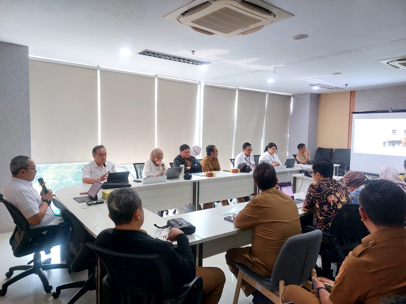 INFRASTRUKTUR. Kick-Off penyusunan rencana pengembangan infrastruktur pekerjaan umum kawasan perkotaan Tangerang Selatan digelar di Gedung Galeri Koperasi dan UKM Kota Tangsel, Serpong, Selasa (11/8).