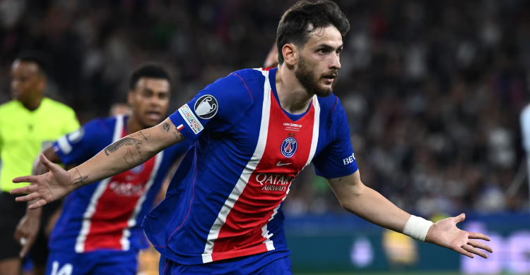 Bintang PSG Kvicha Kvaratskhelia. Foto : Isf