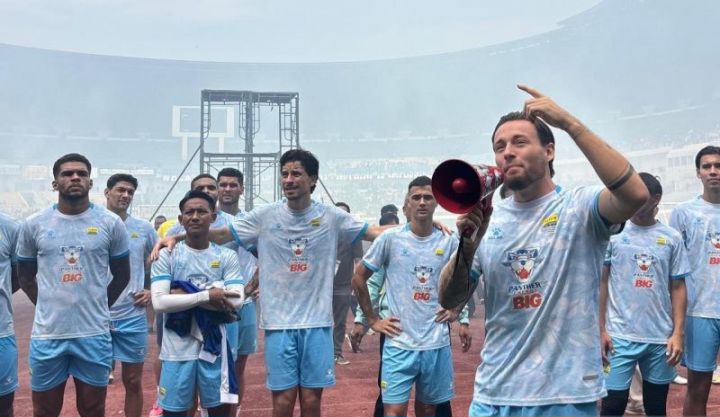 Kapten Marc Klok dan punggawa Persib. Foto : Ist