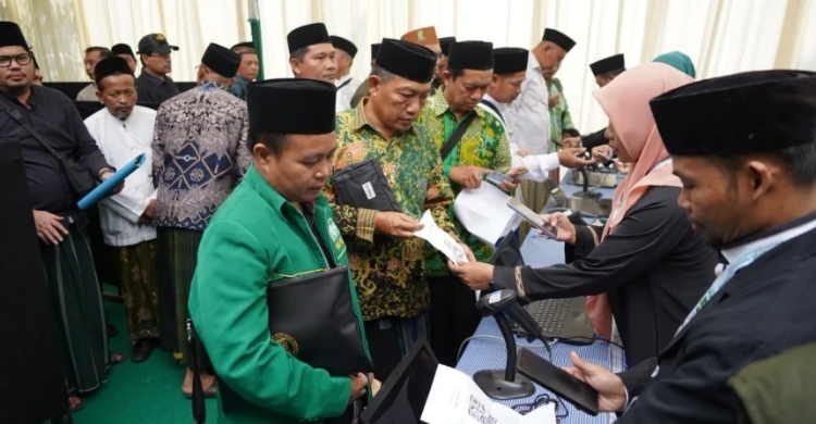 Peserta Muktamar NU melakukan regrestrasi. Foto : Ist