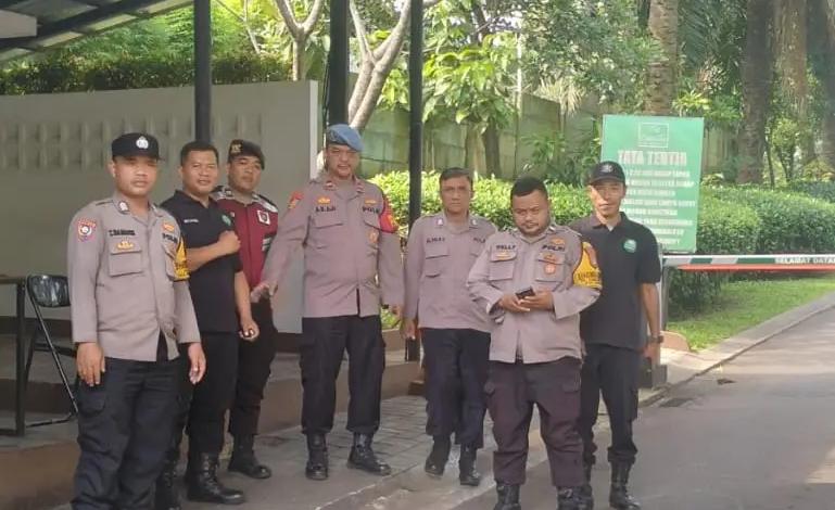 PATROLI SIANG - Polsek Serpong gelar patroli siang guna menjaga keamanan.