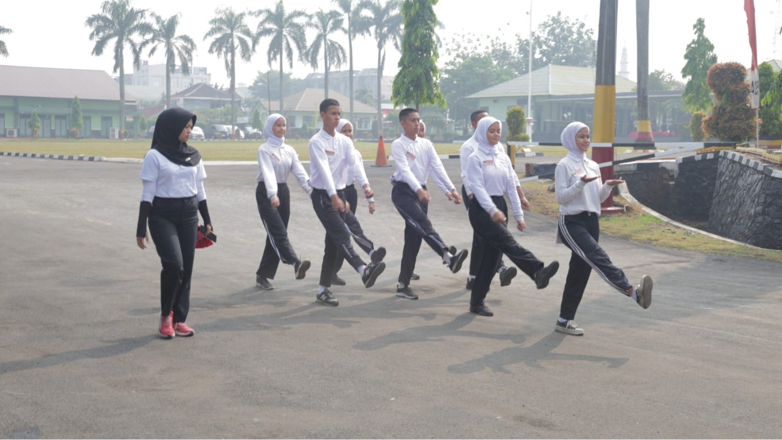 HUT RI. Anggota Paskibraka asal Tangsel saat berlatih menghadapi HUT ke-81 Republik Indonesia