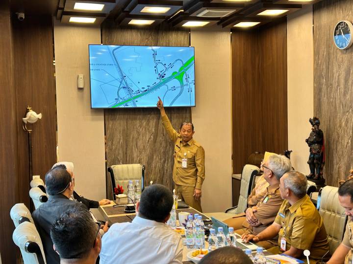 PERTEMUAN: Pertemuan antara Pemerintah Kota Tangerang dan Perusahaan Angkasa Pura Indonesia (InJourney Airports) untuk membahas penguatan kerja sama pembangunan kawasan penunjang bandara. ISTIMEWA