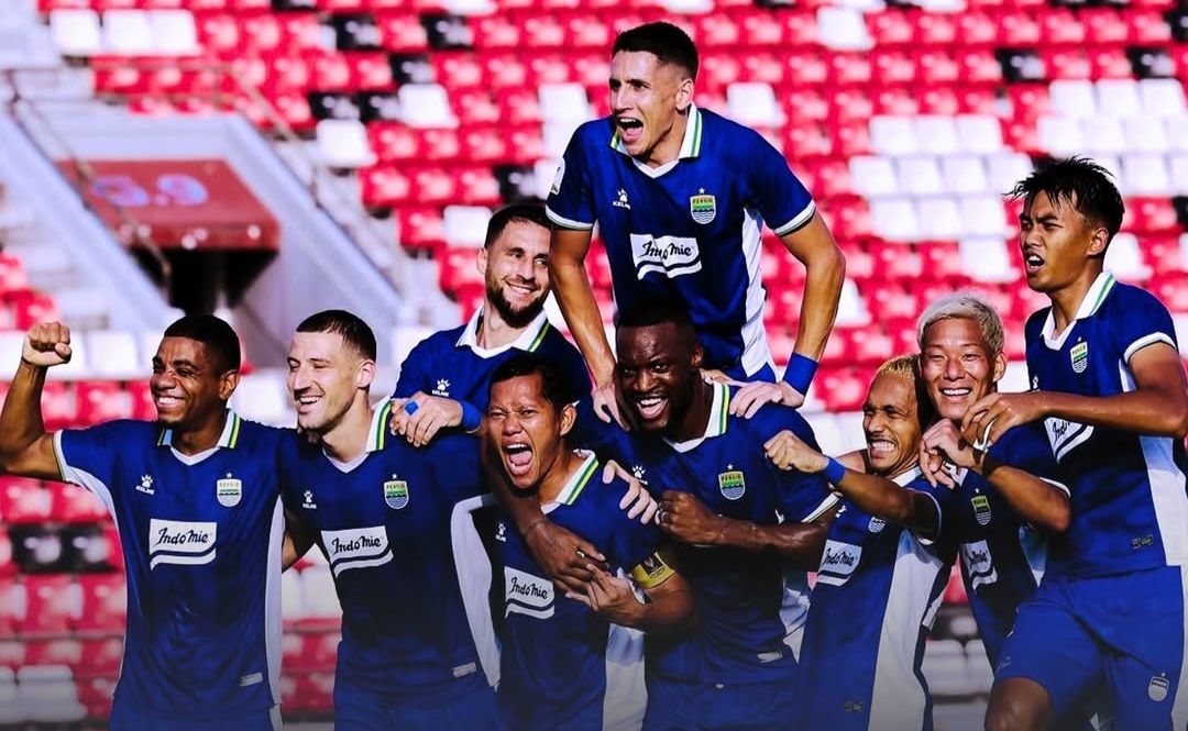 Selebrasi skuad Persib usai gulingkan Persija 2-1. Foto : Ist