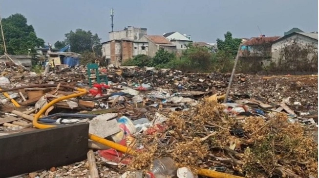 TKP kebakaran lahan di Jalan Penggilingan Baru I, Kelurahan Dukuh, Kecamatan Kramat Jati, Jakarta Timur. Foto : Ist