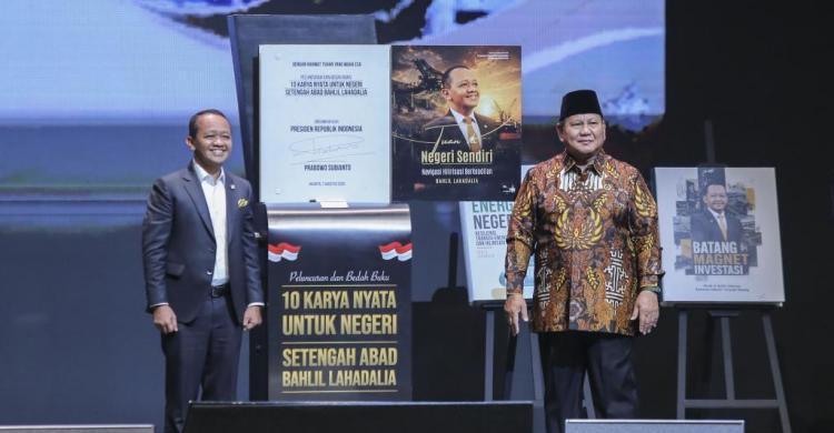 Presiden Prabowo saat hadir pada acara launching buku Menteri ESDM Bahlil Lahadalia. Foto : Ist