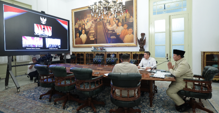 Presiden Prabowo pada peresmian jembatan dan sumber air via virtual dari Istana. Foto : Ist
