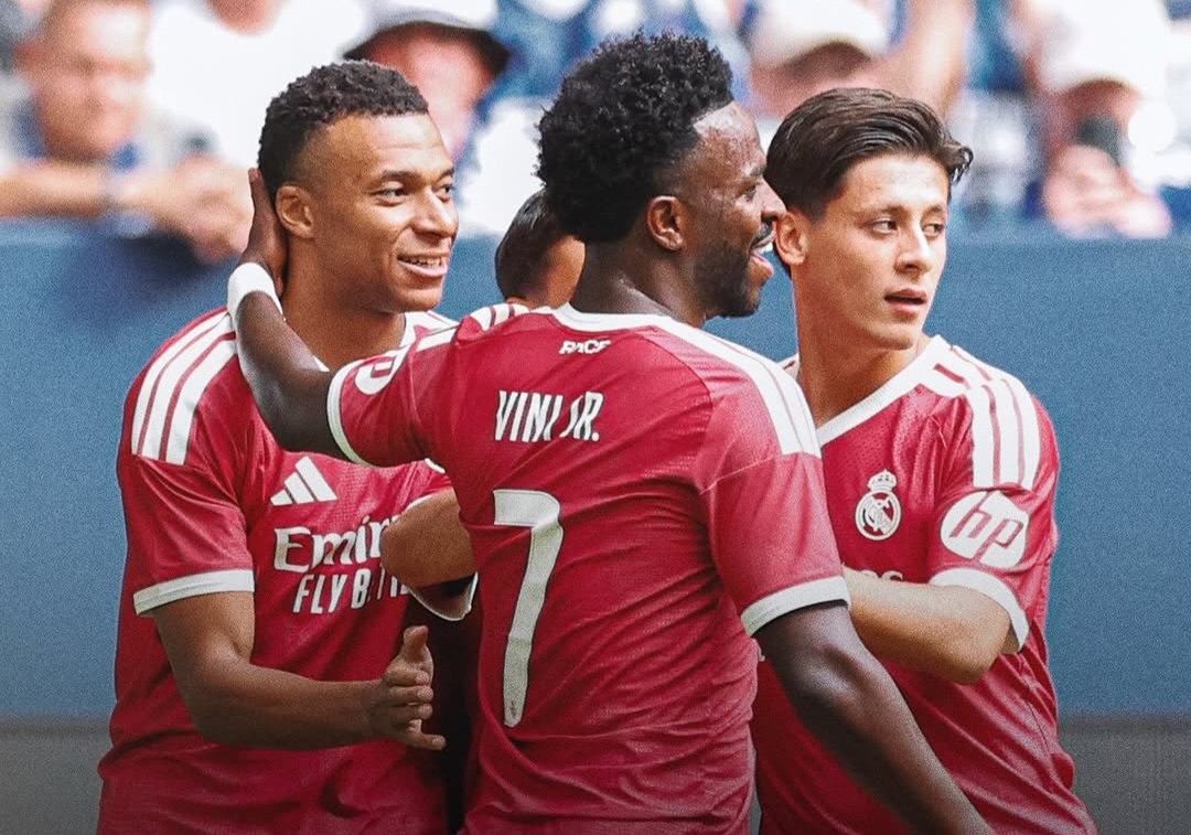 Selebrasi Mbappe dan skuad Real Madrid. Foto : Ist