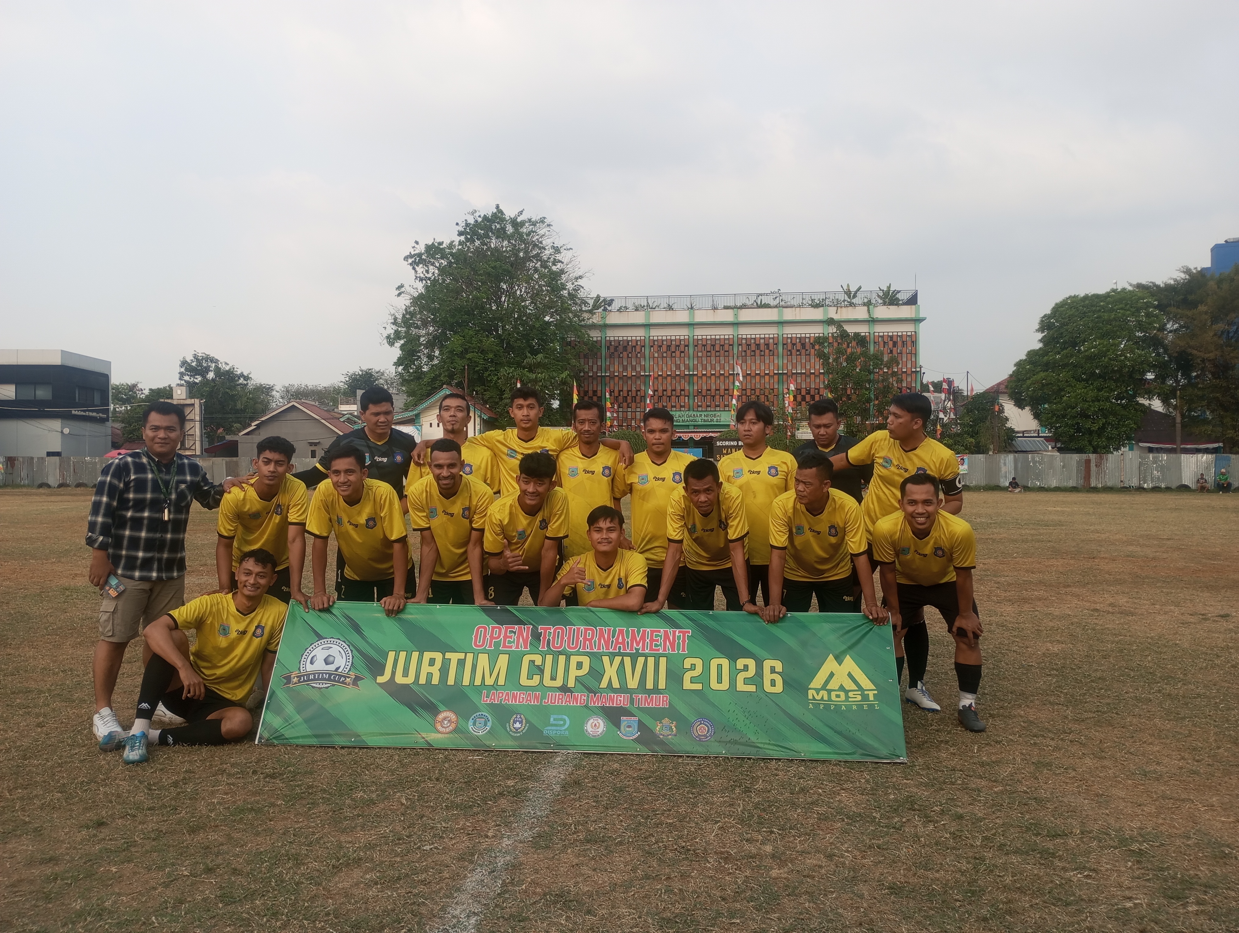 Skuad Satpol PP Tangsel lolos ke babak 16 besar setelah menangi adu penalti dengan Wani FC pada Kamis (06/08/2026).(tangselpos.id).