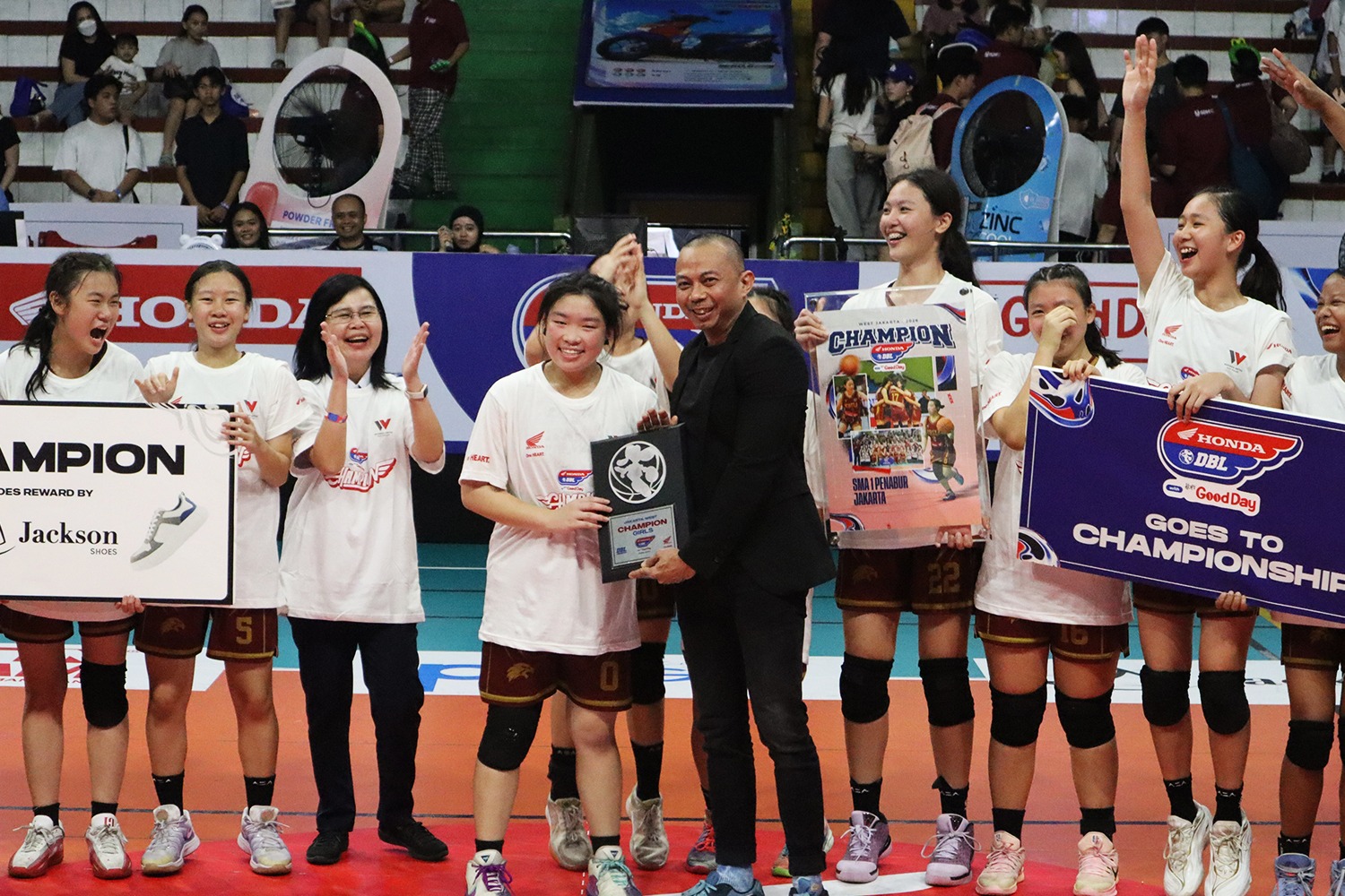 Tim Putri SMA 1 Penabur Jakarta tampil sebagai juara Honda DBL West Jakarta, Rabu (26/08/2026).(Foto: dok/WMS).