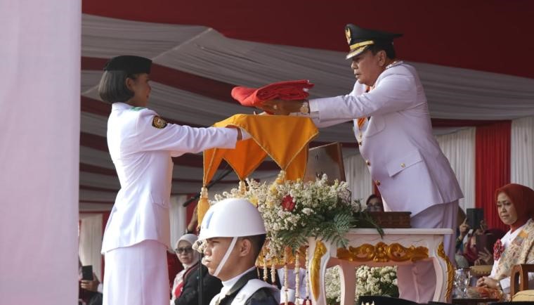 Bupati Tangerang Moch. Maesyal Rasyid bertindak sebagai inspektur upacara 17 Agustus 2026di Lapangan Raden Aria Yudhanegara, Puspemkab Tangerang, Senin (17/8/26). Foto : Humas. Kab. Tangerang