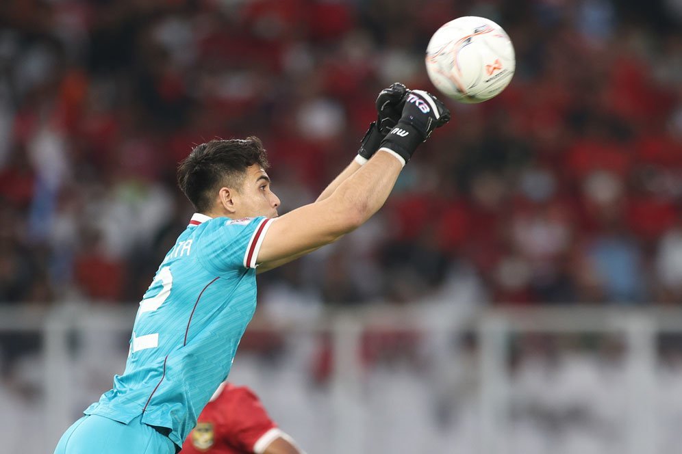 Kiper Persija Jakarta Nadeo Argawinata termasuk yang dipanggil untuk FIFA ASEAN Cup 2026. Foto : Ist