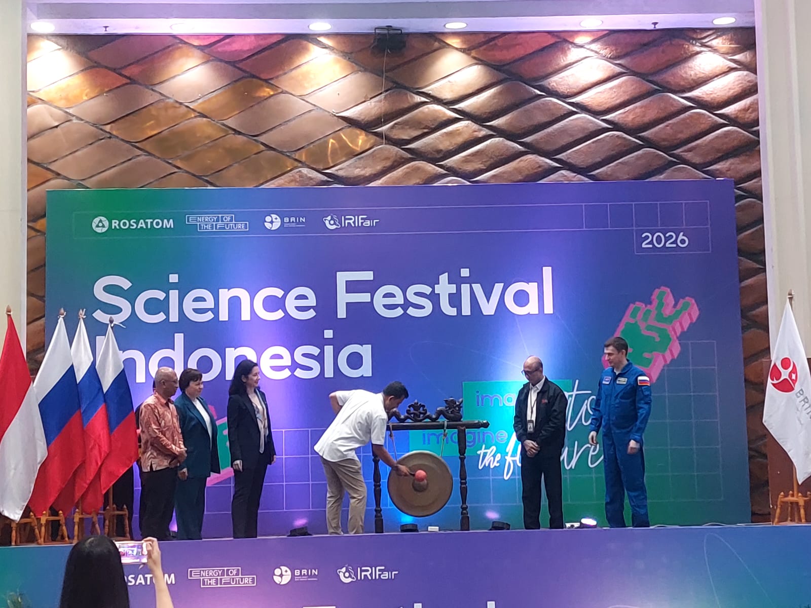 NUKLIR. Konferensi pers perhelatan Science Festival Indonesia yang diikuti ribuan pelajar di Gedung Graha Widya Bhakti Puspiptek, Setu.