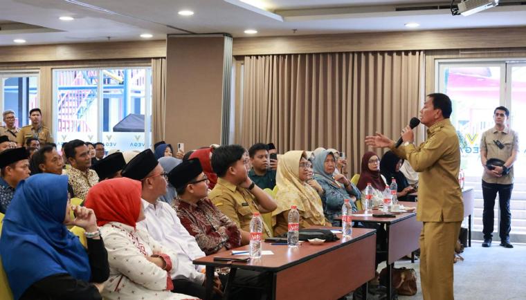 Bupati Tangerang Moch Maesyal Rasyid saat menghadiri acara Evaluasi Program Sekolah Swasta Gratis/Setara Tahun 2026. Foto : Humas Kab.Tangerang