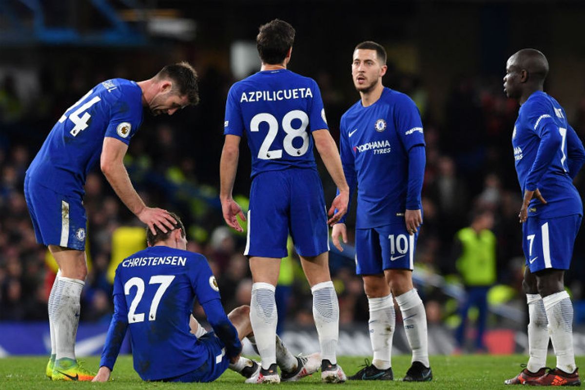 Skyad Chelsea tertunduk lesu usai ditekuk Brentford 3-0. Foto : Ist