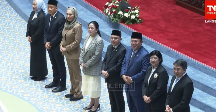 Destry Damayanti (no 2 dari kanan) sah menjadi Gubernur BI periode 2026-2031 menggantikan Perry Warjiyo. Foto : Ist
