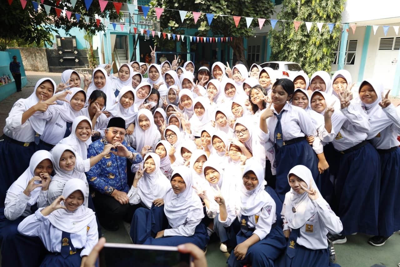 Kampanye dan Penggerakan Masyarakat Hidup Sehat di SMPN 13 Tangsel, Pondok Ranji, Kecamatan Ciputat Timur, Kamis (17/9). (TangselPos/Rachman)