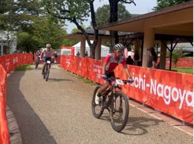 Atlet balap sepeda Feri Yudoyono yang meraih perunggu nomor men's cross-country. Foto : Ist