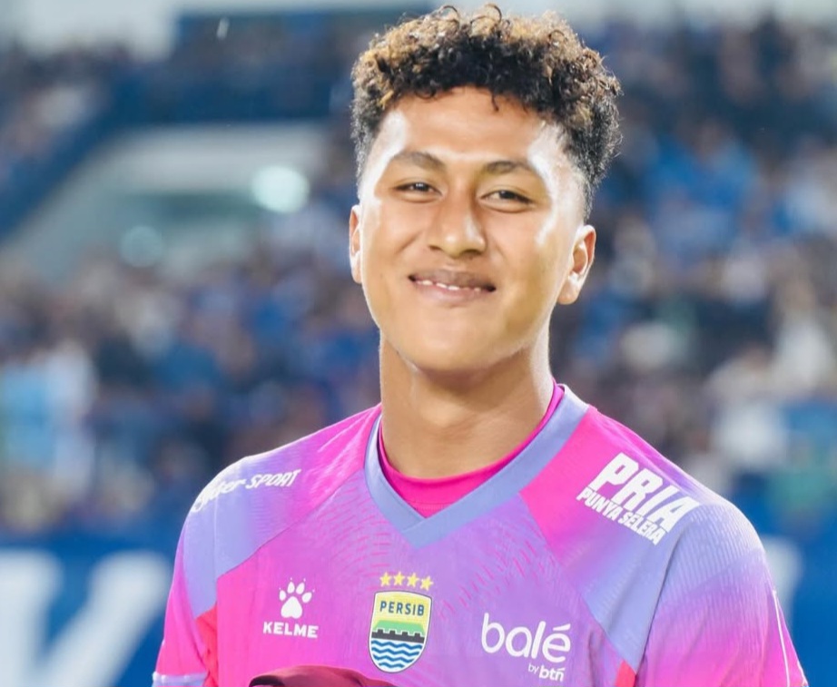 Kiper Persib Fitrah Maulana. Foto : Ist