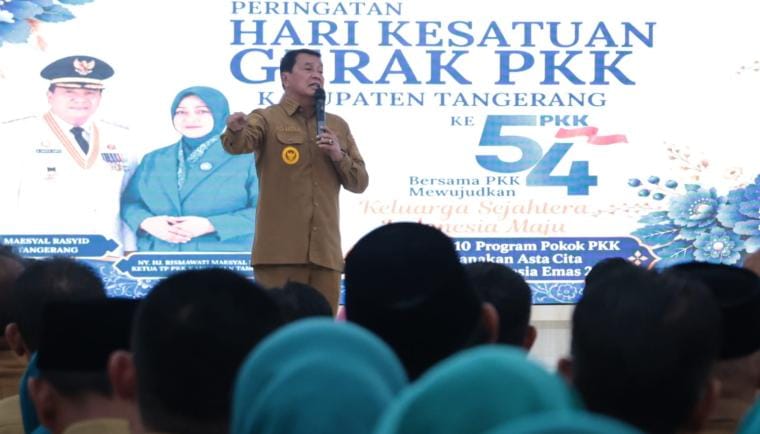 Bupati Tangerang Moch. Maesyal Rasyid saat menghadiri peringatan Hari Kesatuan Gerak (HKG) PKK ke-54 tingkat Kabupaten Tangerang. Foto : Humas Kab. Tangerang