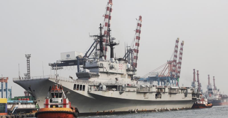 Kapal Induk ITS Giuseppe Garibaldi-551 telah bersandar di Tanjung Priok. Foto : Ist
