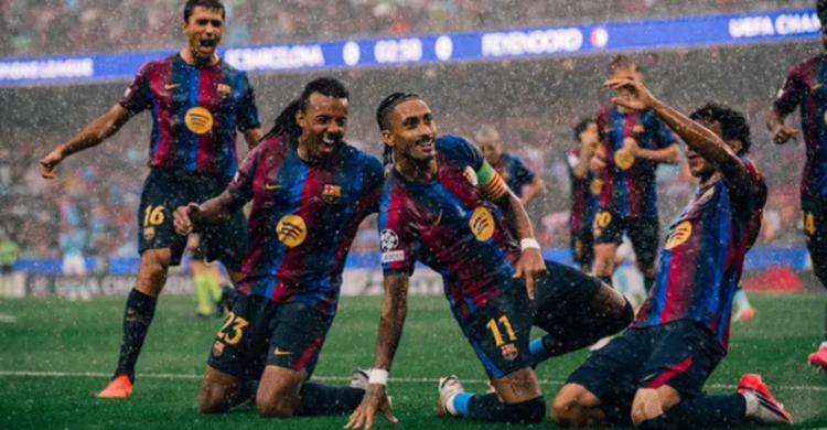 Selebrasi skuad Narcel9na usai menang 5-1 dari Feyenoord. Foto : Ist