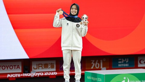 Lifter putri Indonesia, Luluk Diana Tri Wijayana sukses gondol medali Perunggu Asian Games 2026. Foto :Ist
