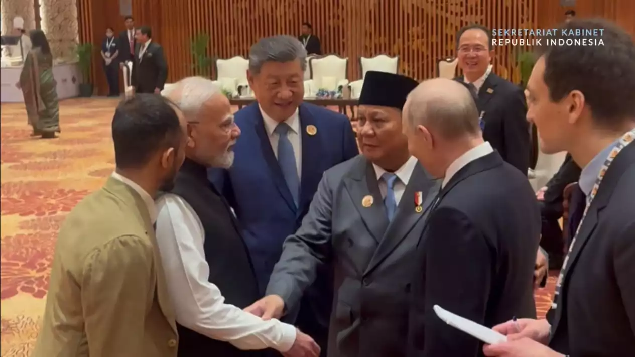 Presiden Prabowo bersama Perdana Menteri India Narendra Modi, Presiden Rusia Vladimir Putin, dan Presiden China Xi Jinping sebelum sesi pembukaan KTT dimulai. Foto : Dok. Sekretaris Kabinet