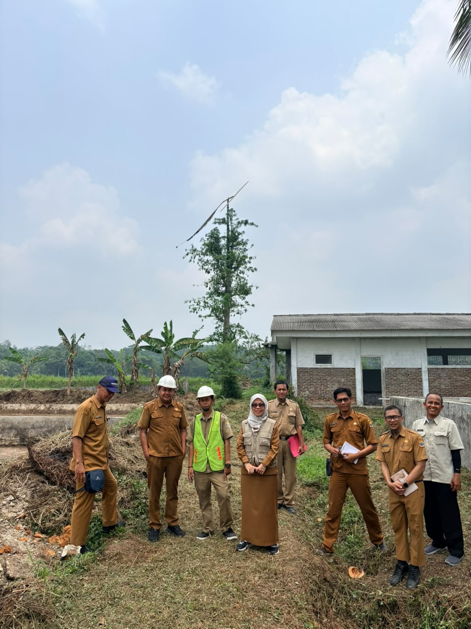 Kepala Bagian Administrasi Pembangunan Setda)Kabupaten Lebak, Wahyu Hidayat melakukan monitoring rehabilitasi UPTD PBATP, di Kecamatan Cipanas, Selasa (29/9/2026).(Istimewa)