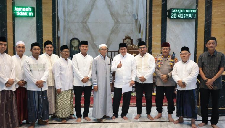 Bupati Tangerang Moch. Maesyal Rasyid menghadiri peringatan Maulid Nabi Muhammad SAW 1448 Hijriah di Masjid Nurul Yaqien, Kecamatan Sindang Jaya, Rabu malam (2/9/2026). Foto : Hunas Kab. Tangerang