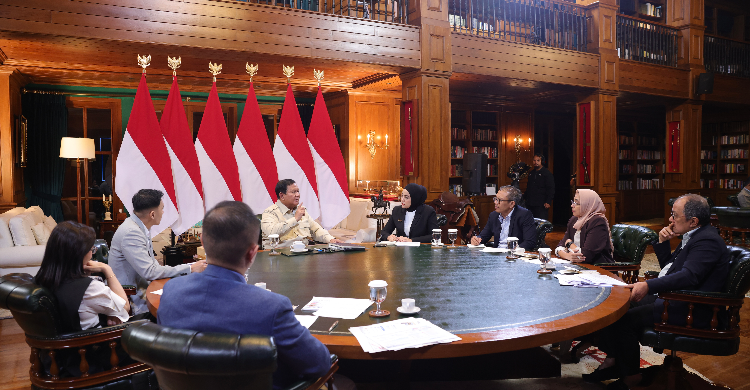 Presiden Prabowo saat menggelar pertemuan dengan wartawan senior. Foto : Ist