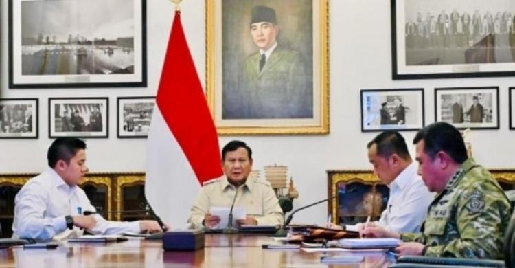 Presiden Prabowo saat rapat terbatas perkembangan penanganan bencana alam dari Istana Merdeka, Jakarta, Senin (7/9/2026). Foto : Ist