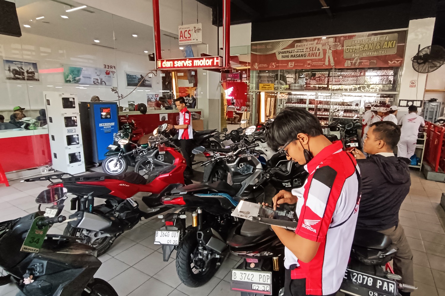 Promo Harpelnas servis motor di AHASS dapat diskon.(Foto: dok/WMS).