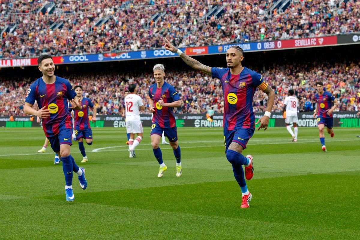 Selebrasi kapten Barca Raphinha. Foto : Ist