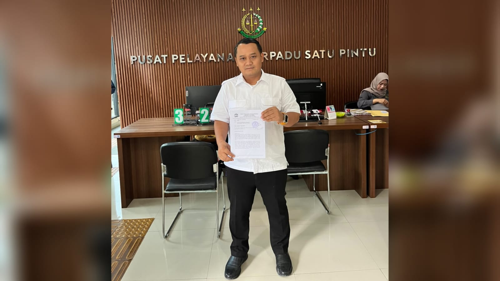 Tim Kuasa Hukum UIN Jakarta, Alwanih mendatangi Kejati Banten pada Rabu (16/09/2026).(dok/UIN)