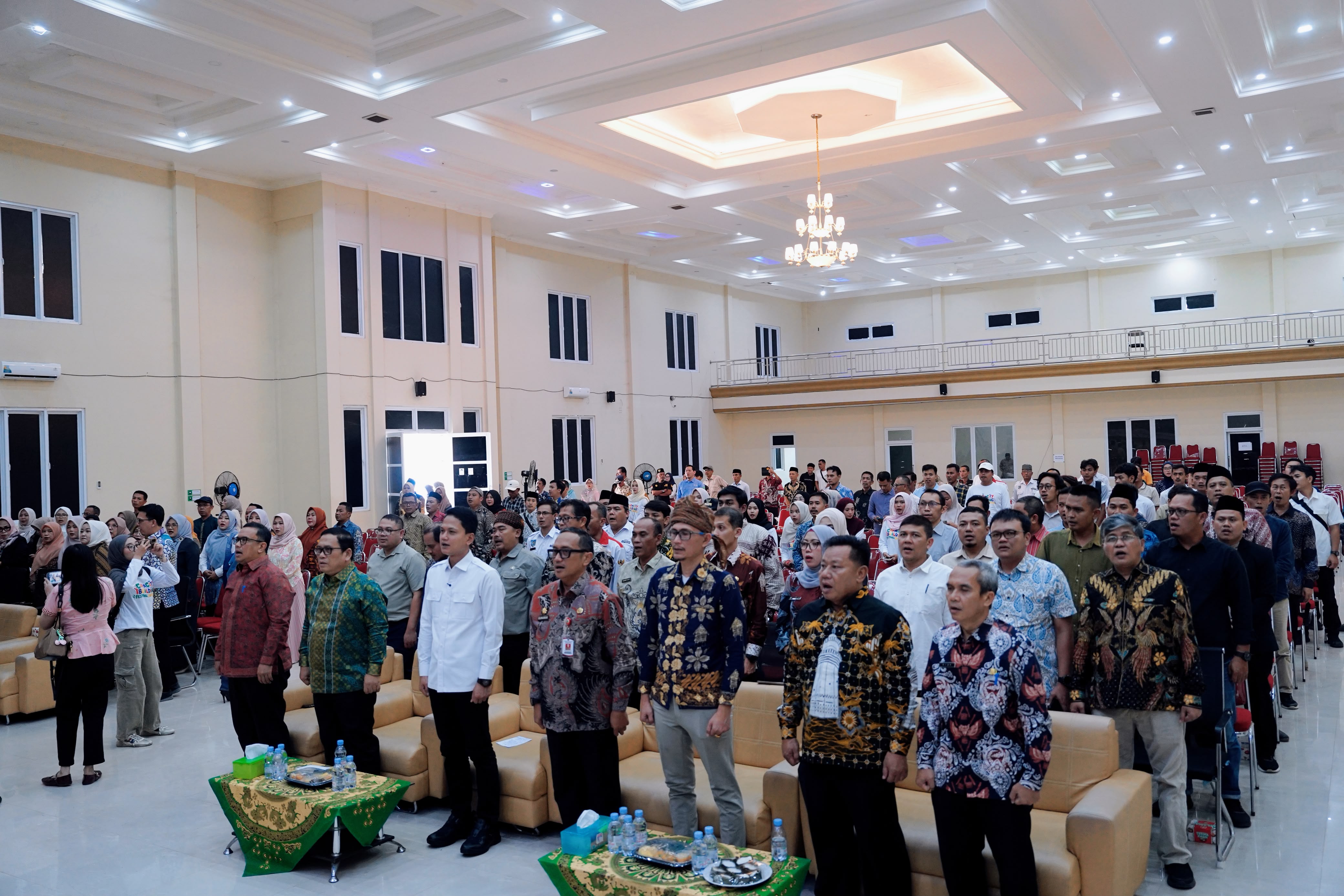 HADIRI ACARA. Wabup Pandeglang dan Lebak, Iing Andri Supriadi-Amir Hamzah, sedang mengikuti pembukaan acara kegiatan Capacity Building yang berlangsung di Universitas Mathla'ul Anwar (Unma) Banten, Kamis (24/9). (DOK. PROKOPIM SETDA PANDEGLANG)