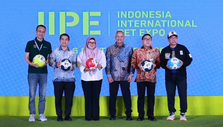Wakil Bupati Tangerang, Intan Nurul Hikmah, menghadiri pembukaan Indonesia International Pet Expo (IIPE) 2026 di Indonesia Convention Exhibition (ICE) BSD, Kabupaten Tangerang, Jumat (4/9/2026). Foto : Humas Kab. Tangerang