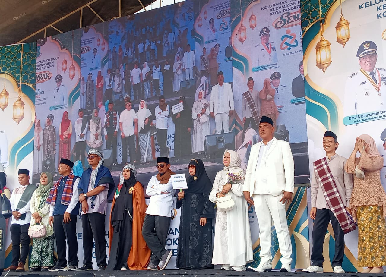 12 perserta mengikuti lomba fashion show dalam rangka Semarak Hari Santri 2026, Sabtu (24/10/2026). Foto : Alifah MG