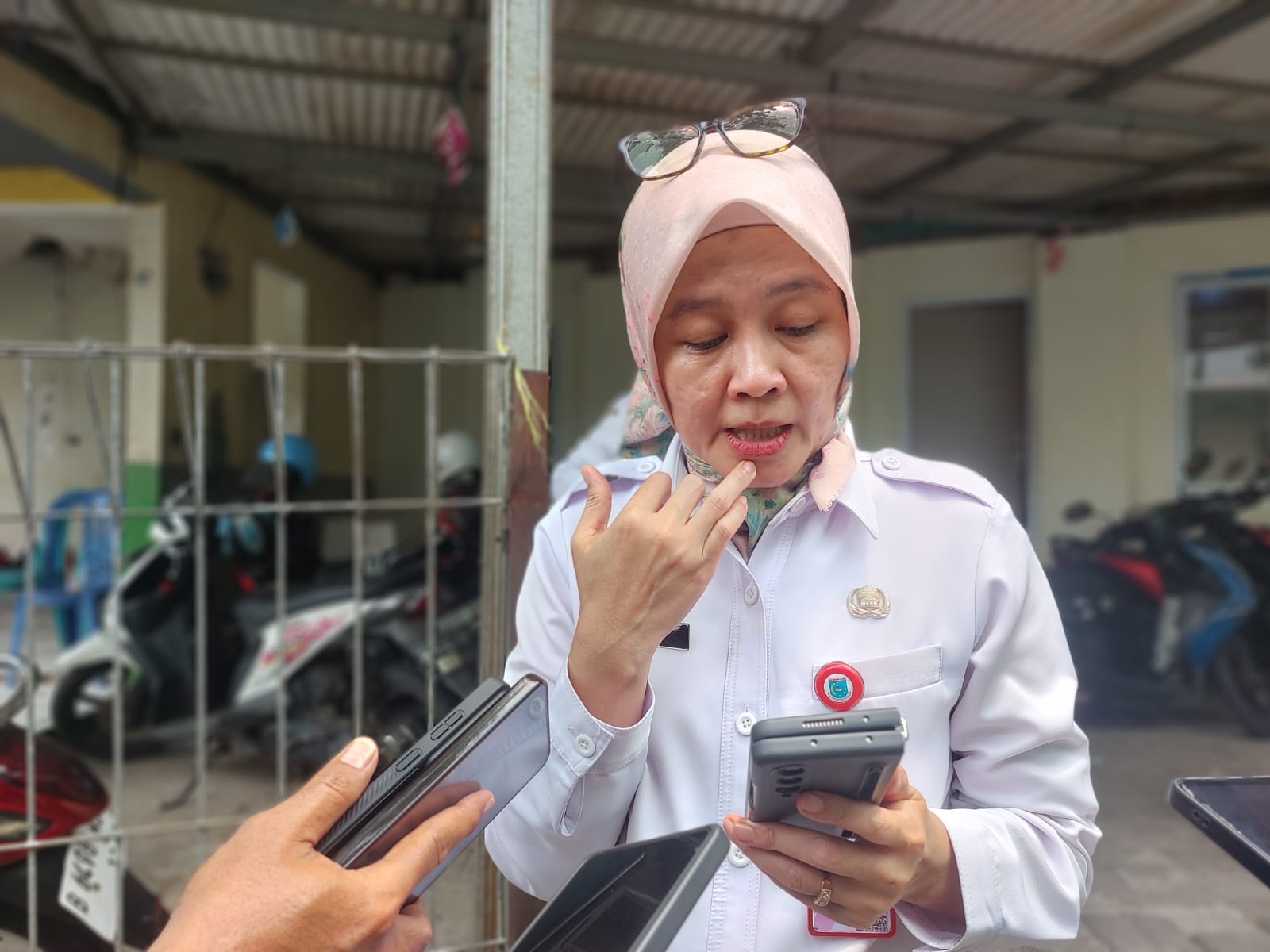 ISPA. Kepala Dinkes Kota Tangsel, Allin Hendalin Mahdaniar saat memaparkan data ISPA di Tangsel