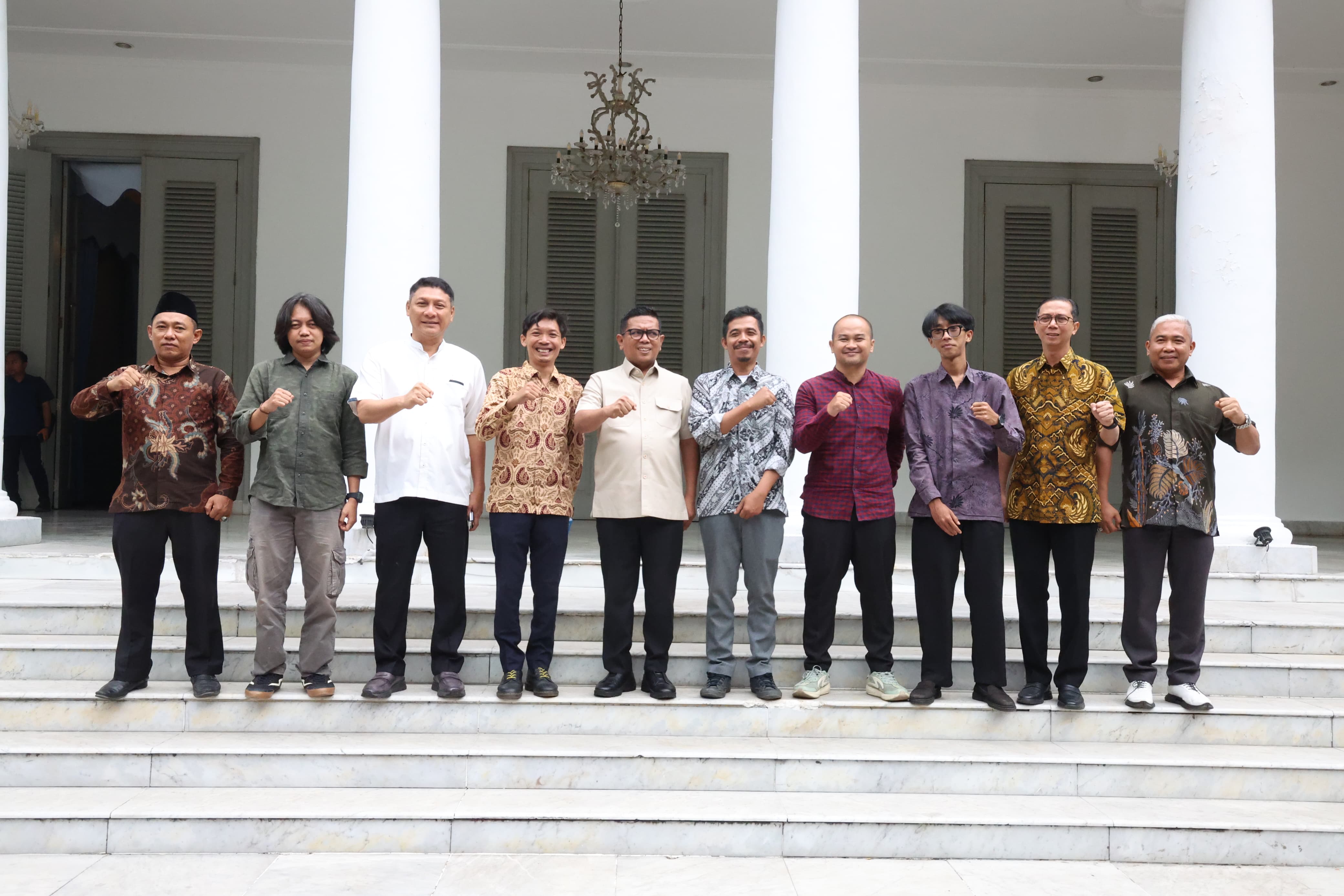 Gubernur Andra Soni menerima audiensi Forum Saijah Rangkasbitung dan Komunitas Warga Banten di Gedung Negara Provinsi Banten, Jumat (23/10/2026). Foto : Humas Pemprov