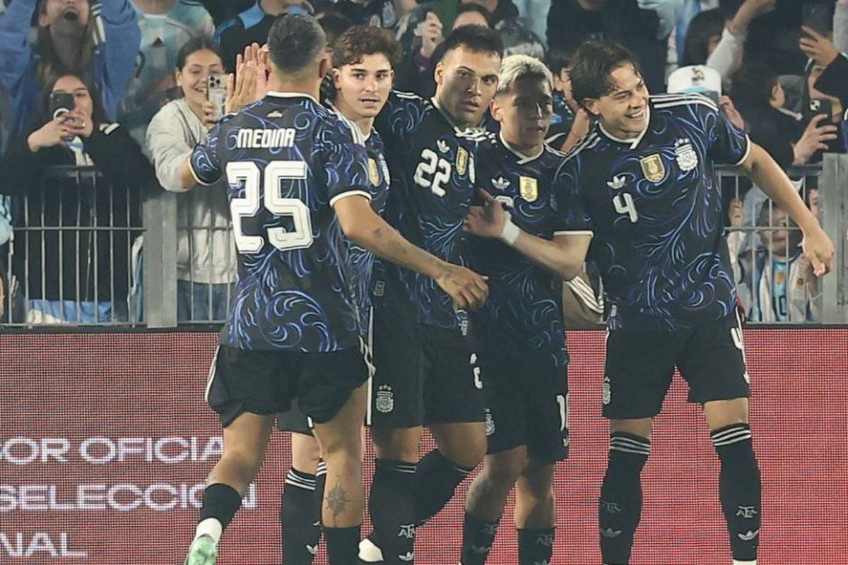 Selebrasi skuad Argentina usai tundukkan Burkina Faso 7-0. Foto : ist