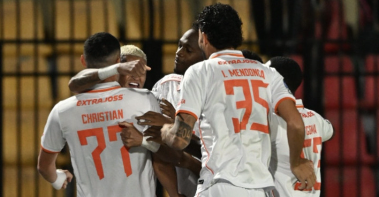 Selebrasi skuad Borneo FC usai menang 3-1 dari tamunya Tainan City FC. Foto : Ist