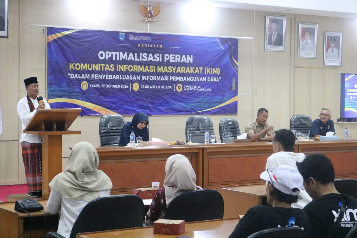 Kepala Diskomsantik, Puji Widodo, saat menyampaikan sambutan dalam acara Pembinaan Komunitas Informasi Masyarakat yang digelar di Oproom Sekretariat Daerah (Setda) Kabupaten Pandeglang, Kamis (22/10/2026).(Istimewa)