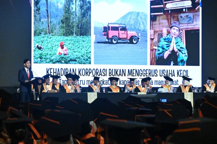 Wapres Gibran saat menjadi pembicara utama dalam Wisuda Institut Pariwisata Trisakti (IPT) Tahun Akademik 2025/2026. Foto : Ist