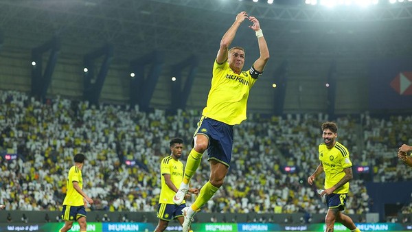 Sekebrasi Cristiano Ronaldo usai mencetaj gol ke 980 bersama Al Nassr. Foto : Ist