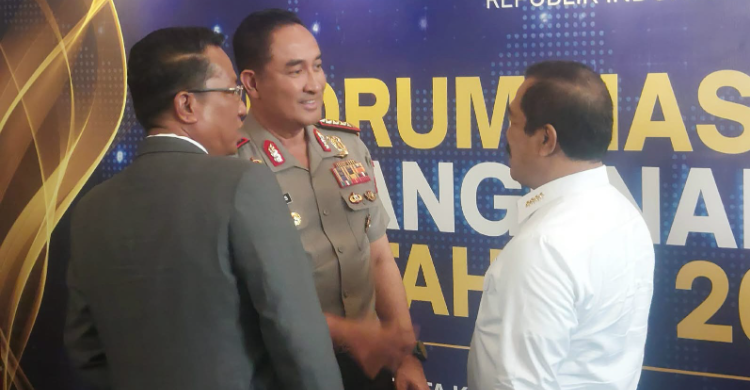 Kapolri Jenderal Suyudi Ario Seto (tengah) saat mengikuti rapat di Kementerian Hukum, Jakarta, Kamis (15/10/2026). Foto : Ist