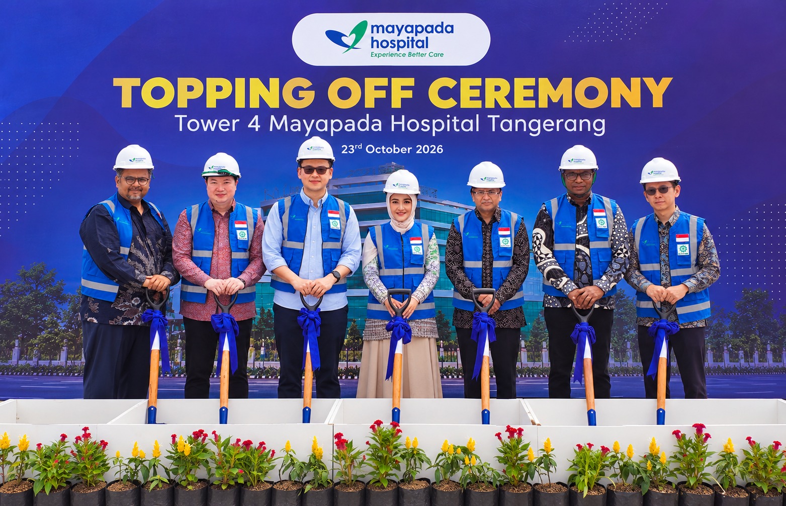 Jajaran Direksi Mayapada Hospital Tangerang Saat Melakukan Topping Off pembangunan gedung keempat. Foto : Irawan/TP
